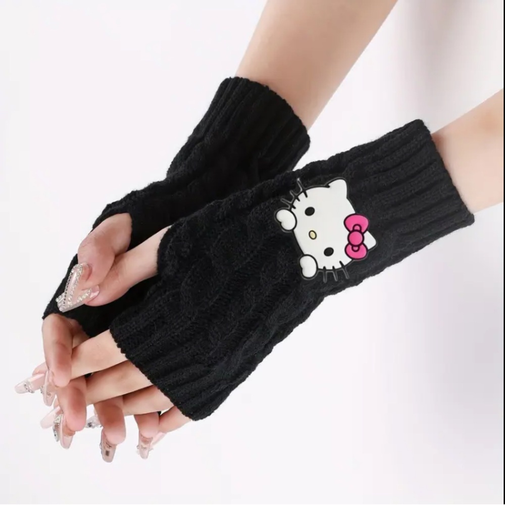 🆕Hello Kitty: Black Knitted Hand Warmers NIP